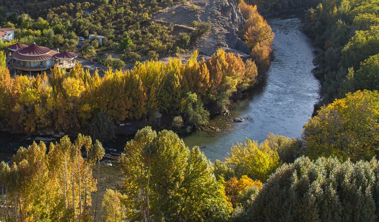 طبیعت پاییزی حاشیه زاینده‌رود