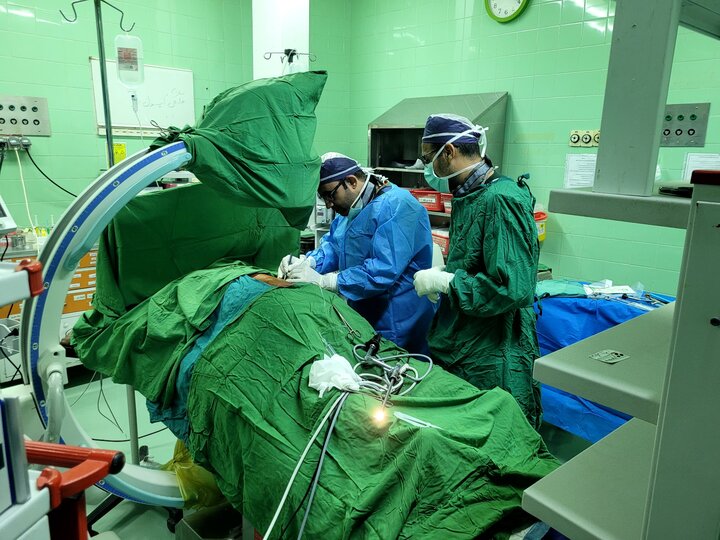 توده بزرگی از مو از معده کودک ۱۱ ساله کاشانی بیرون کشیده شد